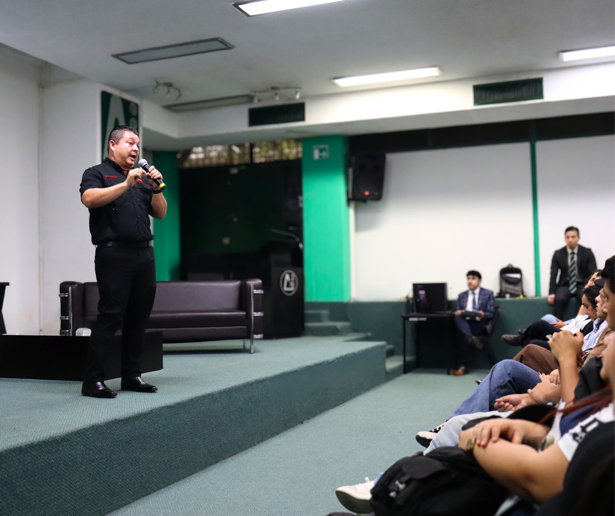 Foto Dialogo Aprende a Emprender RYLA 2026